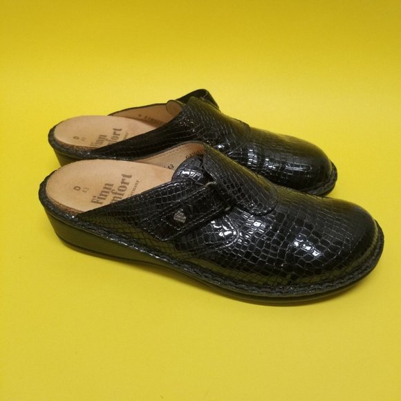Finn Comfort womens 10 EUR 43 Black Patent Leather Croc Reptile Clogs Slide - Picture 1 of 10